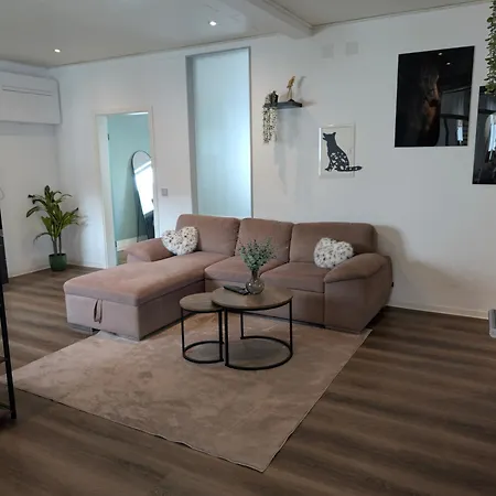 Moderne & Moeblierte 60qm Διαμέρισμα